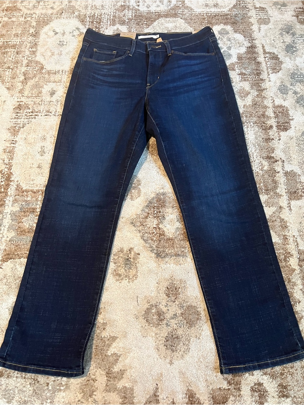Levi's Women's Dark Wash Straight Leg Jeans Size 10 Short